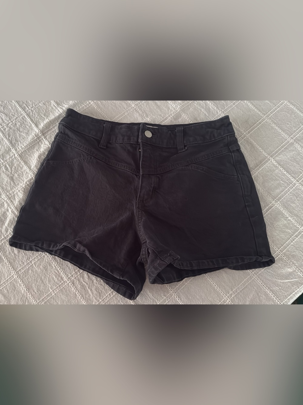 Universal Thread Vintage Midi Black Denim Shorts Size 2/26
